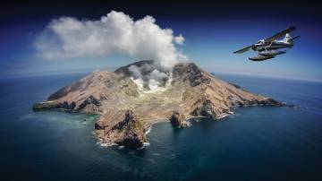 WHITE ISLAND/ MOUNT TARAWERA 'VOLCANIC EXTREMES' FLOATPLANE ADVENTURE - 4A