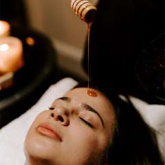 Hydrating Manuka Honey Signature Spa Facial - 60 Minutes