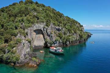 Maori Rock Carvings 2hr Cruise