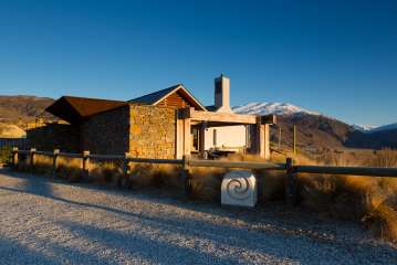 Private Luxury Cloudy Bay Shed,Mt Diffcuilty and Gibbston Valley Wine tour for up to 11 People
