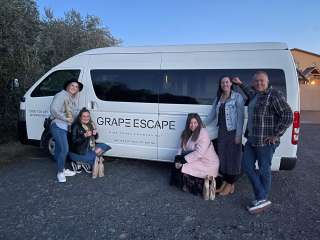 Hawke’s Bay Wine & Dine Tour – Five Wineries & Lunch Stop