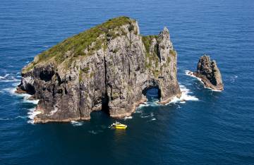 Discover the Bay - Hole in the Rock