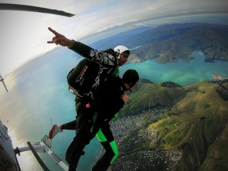Skydiving Kiwis Ōtautahi from Helicopter with Stunning Views over Christchurch. Helidiving Activity.