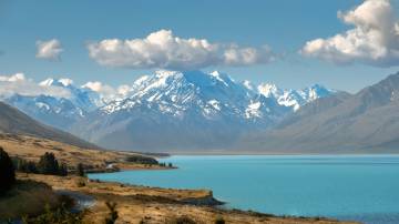 Christchurch to Mt Cook via Lake Tekapo Small Group Tour (One Way)