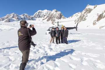 Flight option 1 - Franz Josef Glacier including snow landing (allow 20 minutes)