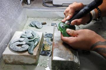 Jade Carving, Honey Tasting & Wine Private Tour