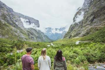 Milford Sound Early Coach & Cruise Tour