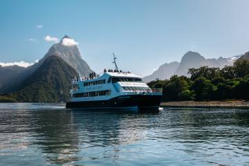 Milford Sound Mid Afternoon Cruise