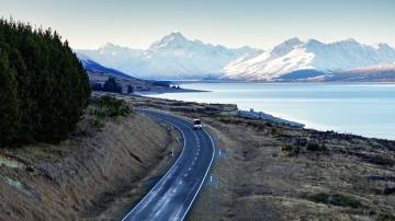 Mt Cook & Lake Tekapo Small Group Tour from Christchurch
