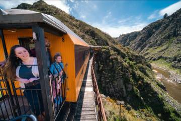 Taieri Gorge Scenic Rail Journey with Deep Stream Bridge Walk