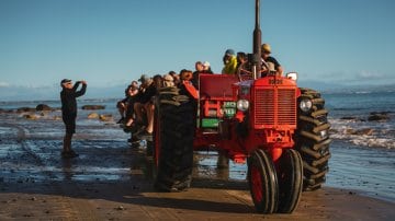 Tractor Tours to Cape Kidnappers