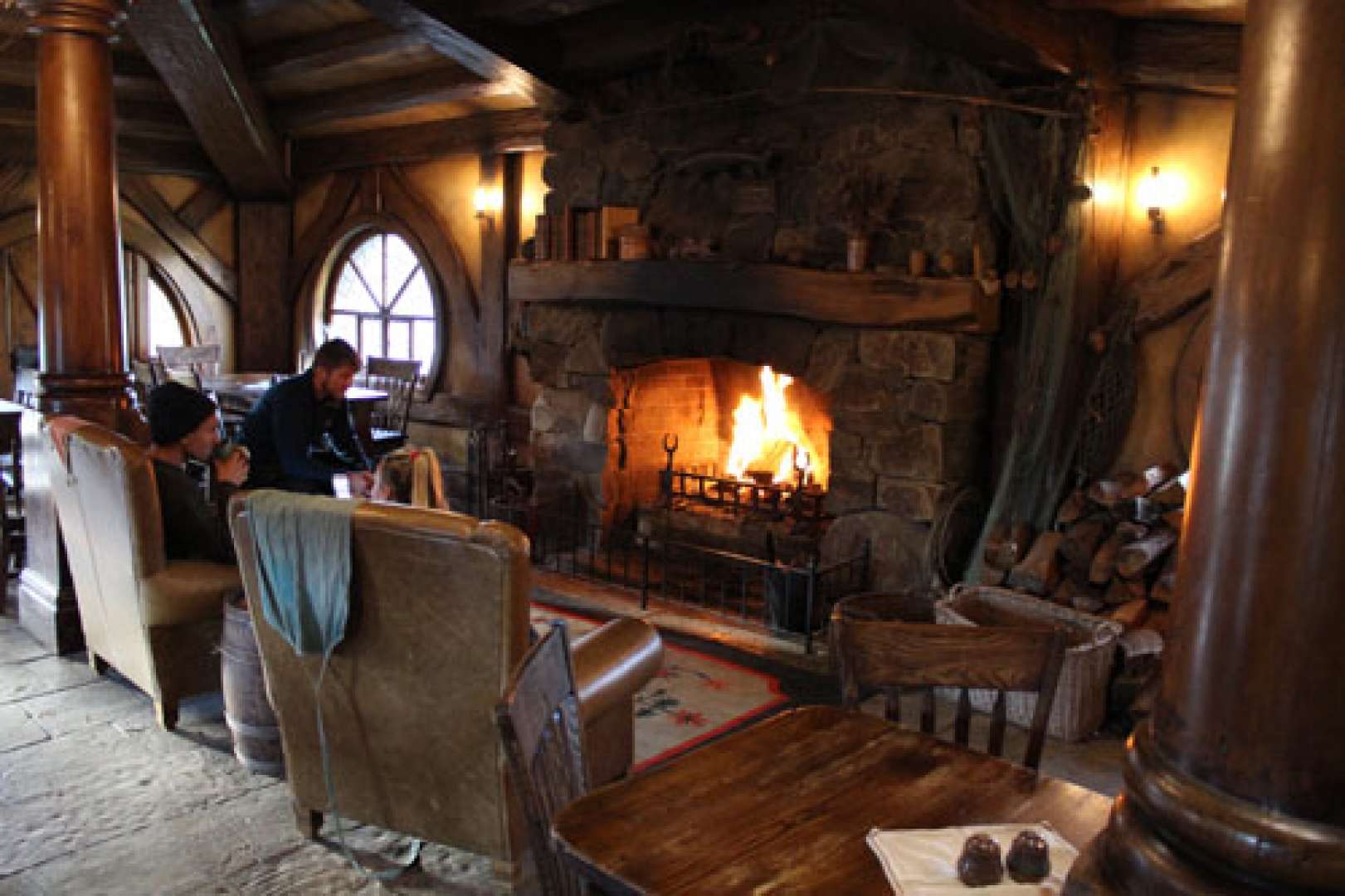 Auckland Hobbiton Tour Enjoy a Drink in The Green Dragon