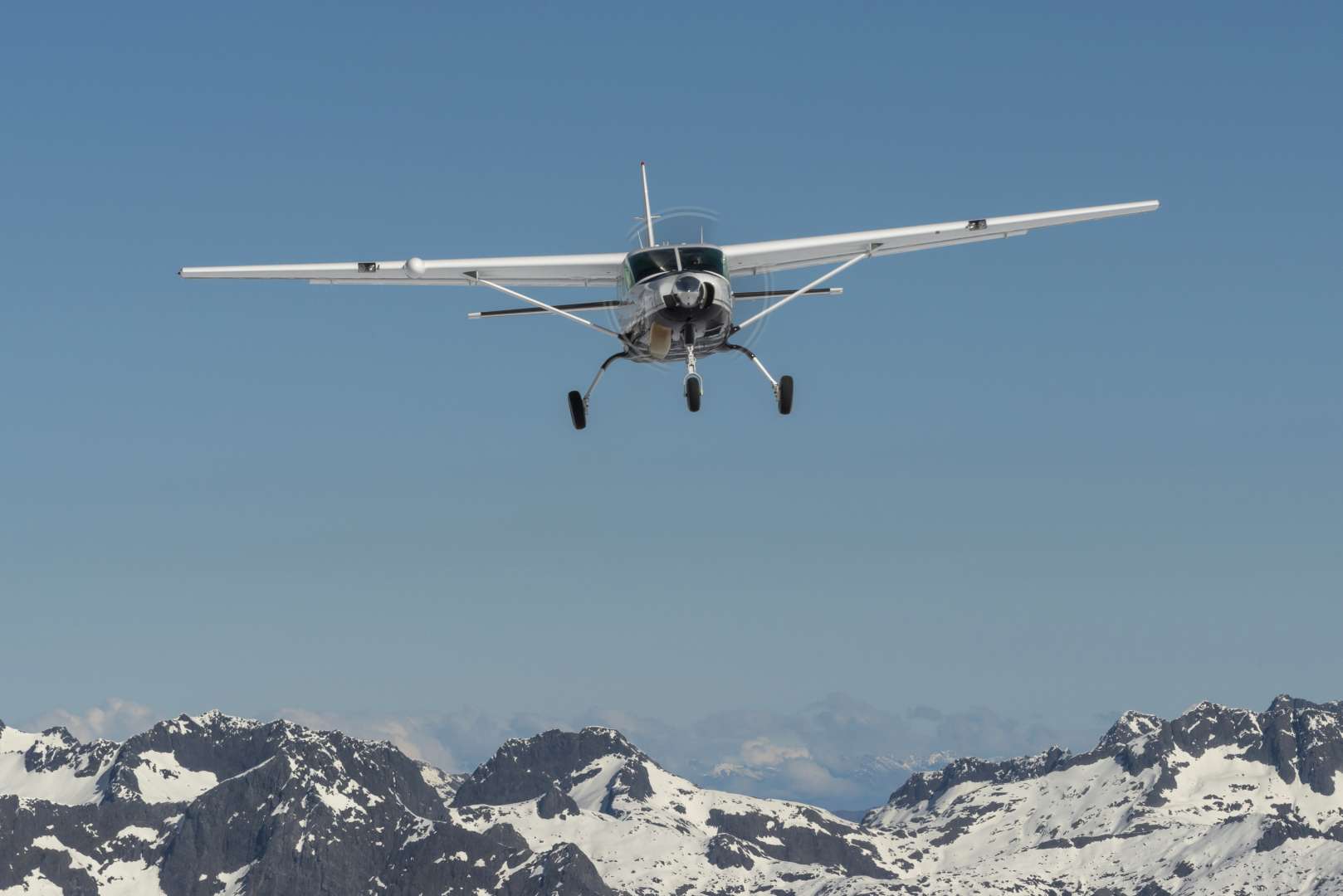 Breathtaking vistas of snow capped peaks, with Air Milford