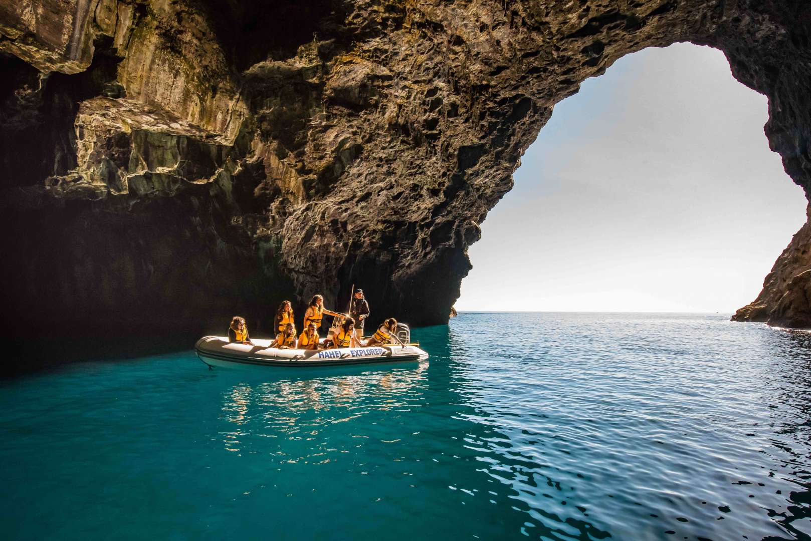 cathedral cove boat tour from hahei