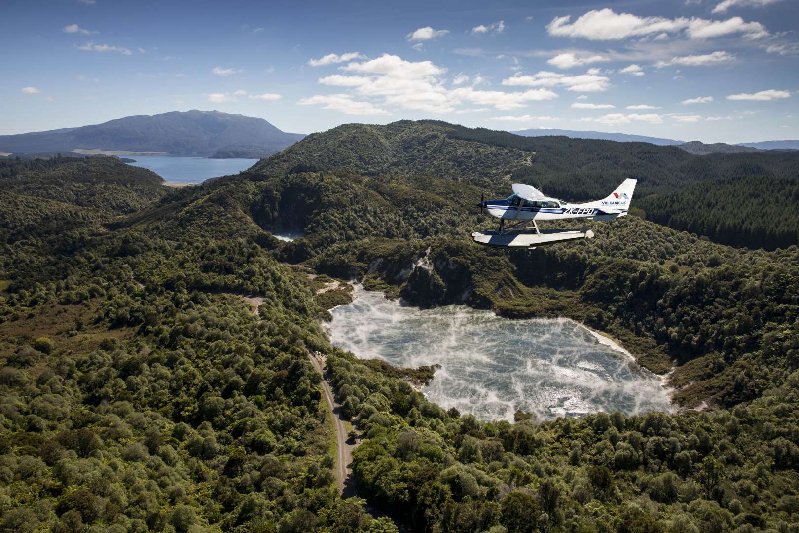 Cessna C-206 Over Waimungu