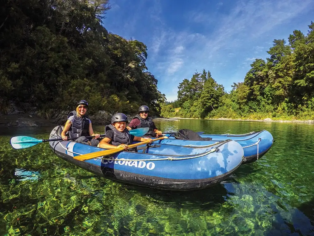 Kayaking Pelorus river