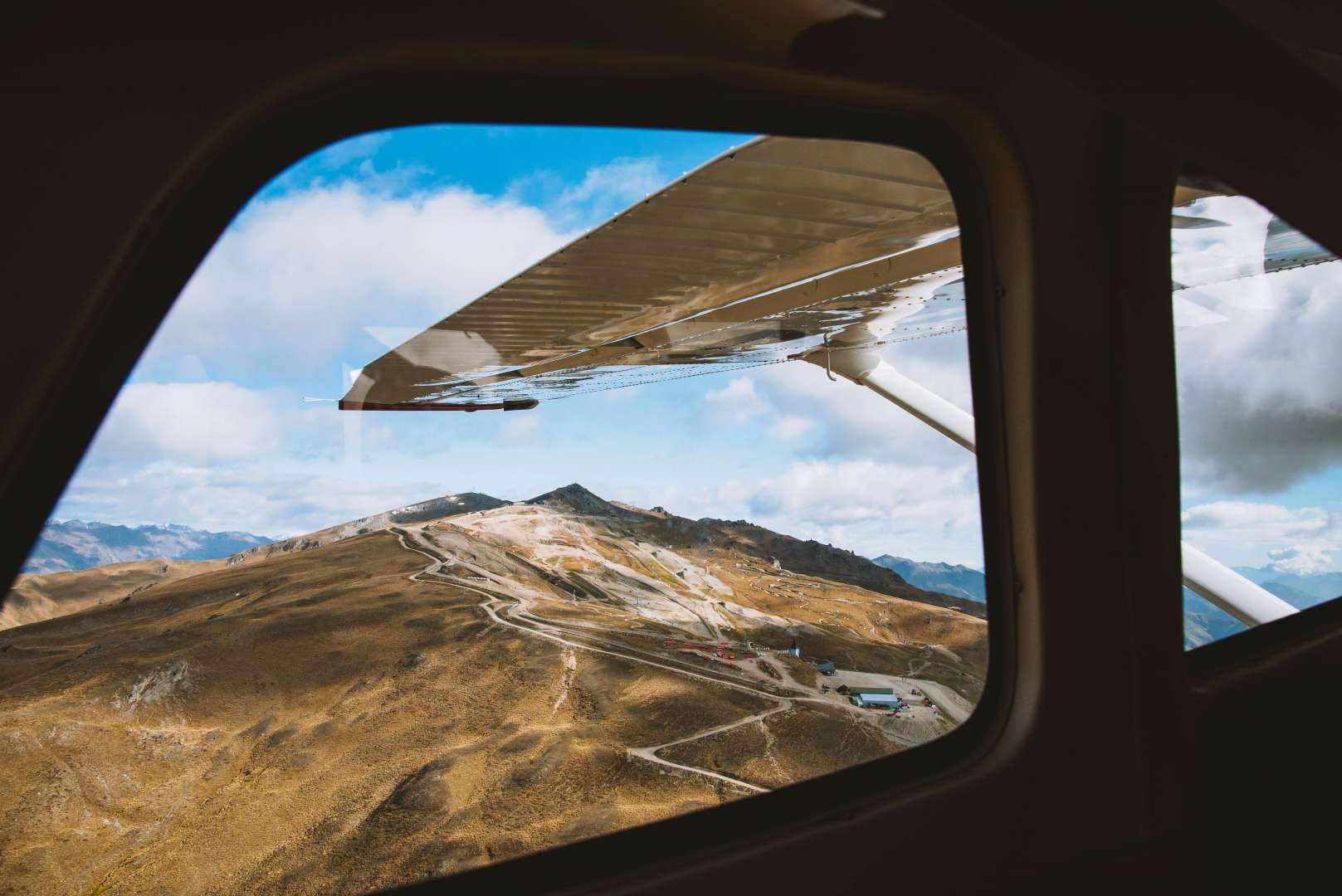Knowledgeable Local Pilots Offer Detailed Commentary Of The Area