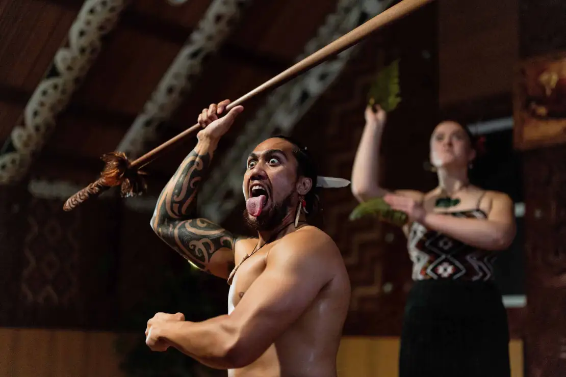 Maori cultural performance at meeting house