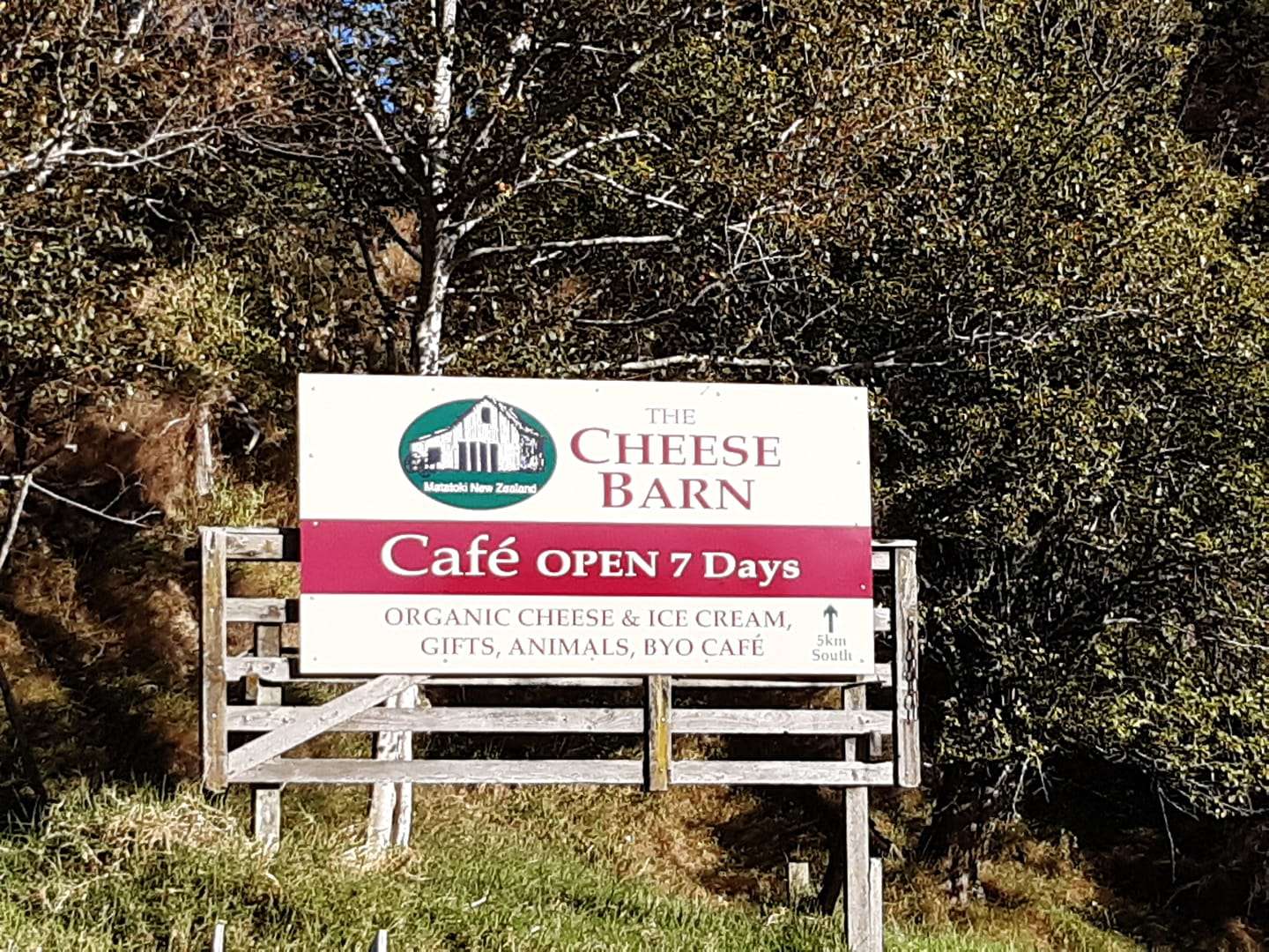 Cycling stops at quaint NZ Cheese Barn