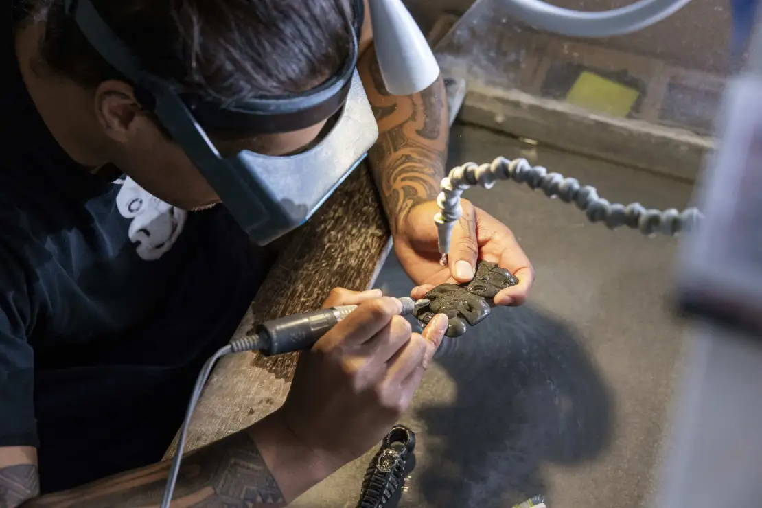 Visit Te Puia Crafts Institute