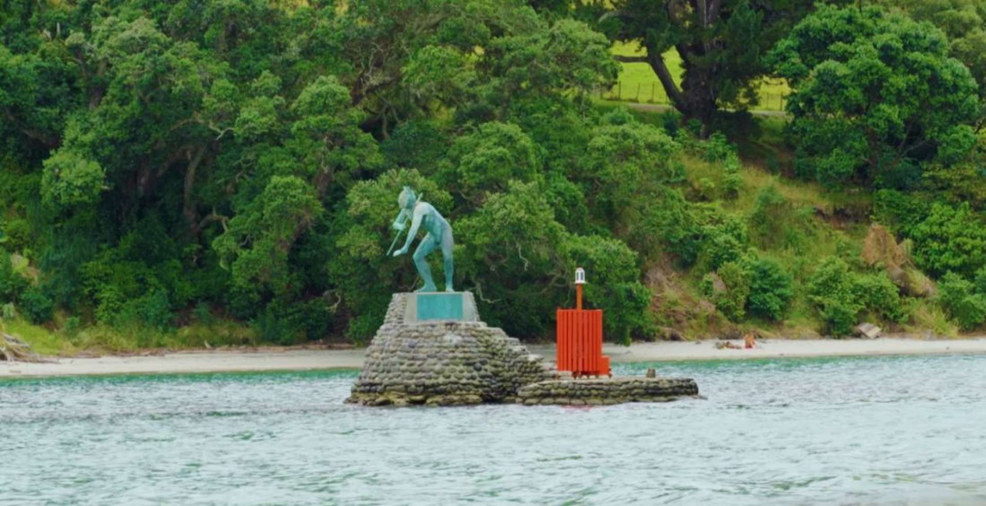 Harbour cruise to see the Statue of Tangaroa