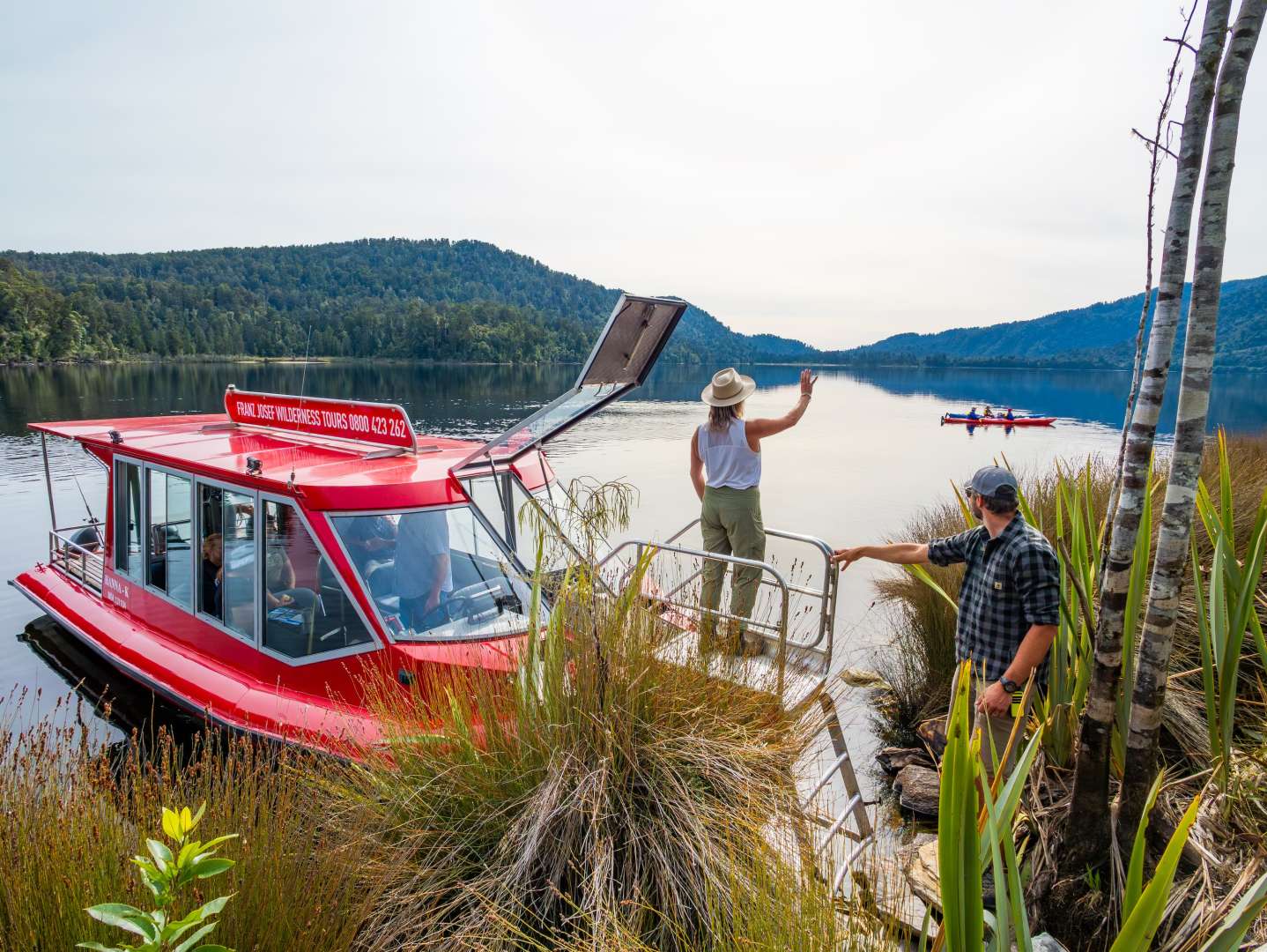 Boat Cruise or kayak at Franz Josef Lake Mapourika