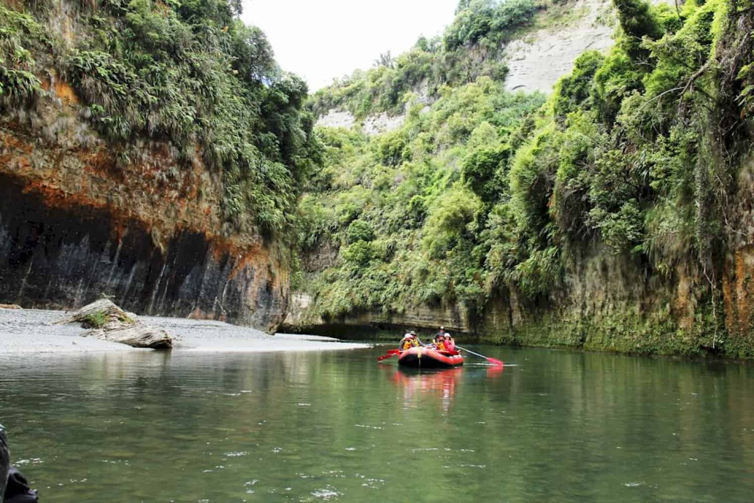 Mokai Canyon - 3 day river rafting holiday down the Rangitikei River Canyons