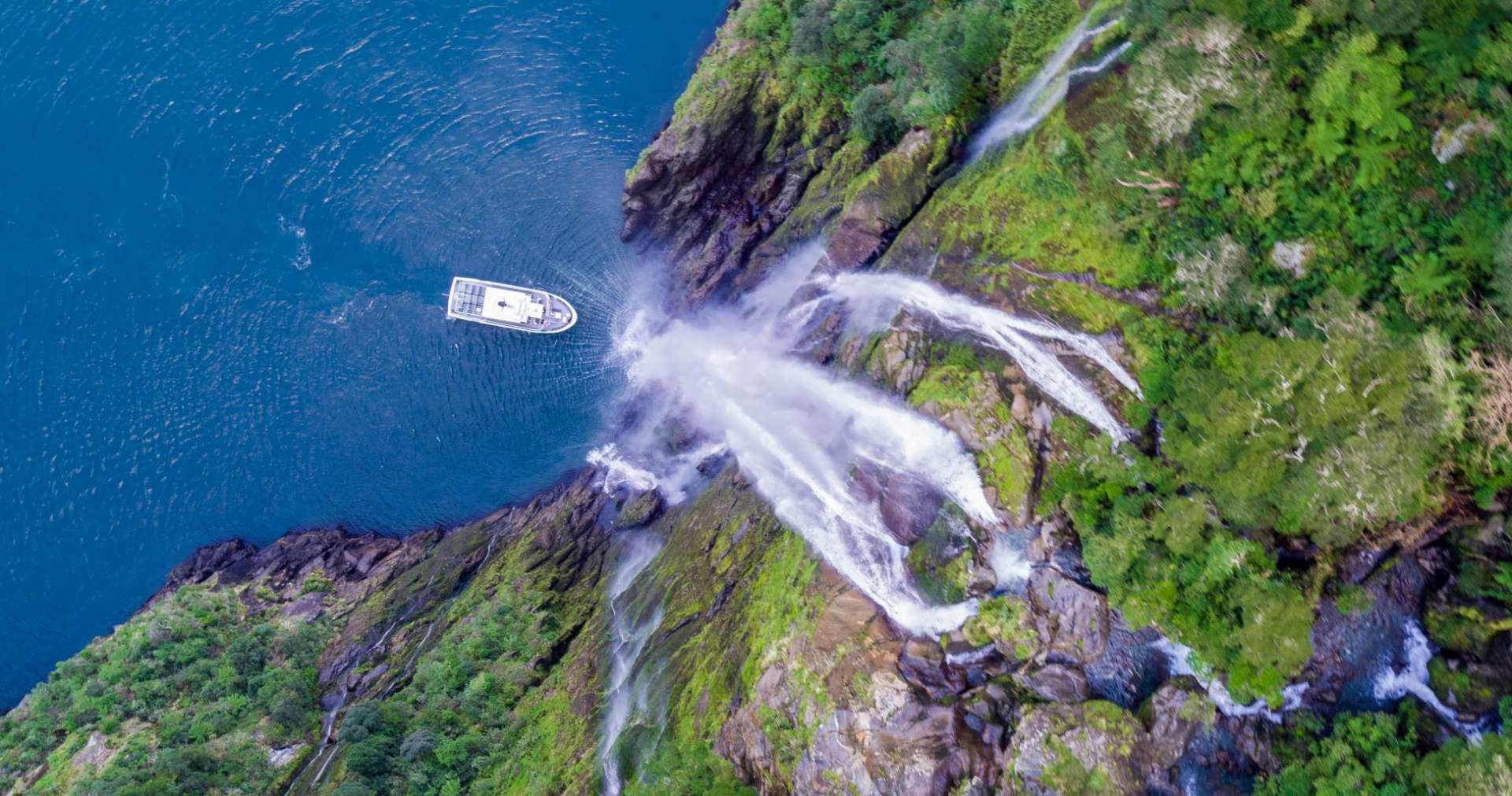Milford Sound Waterfall Boat Cruise Experience