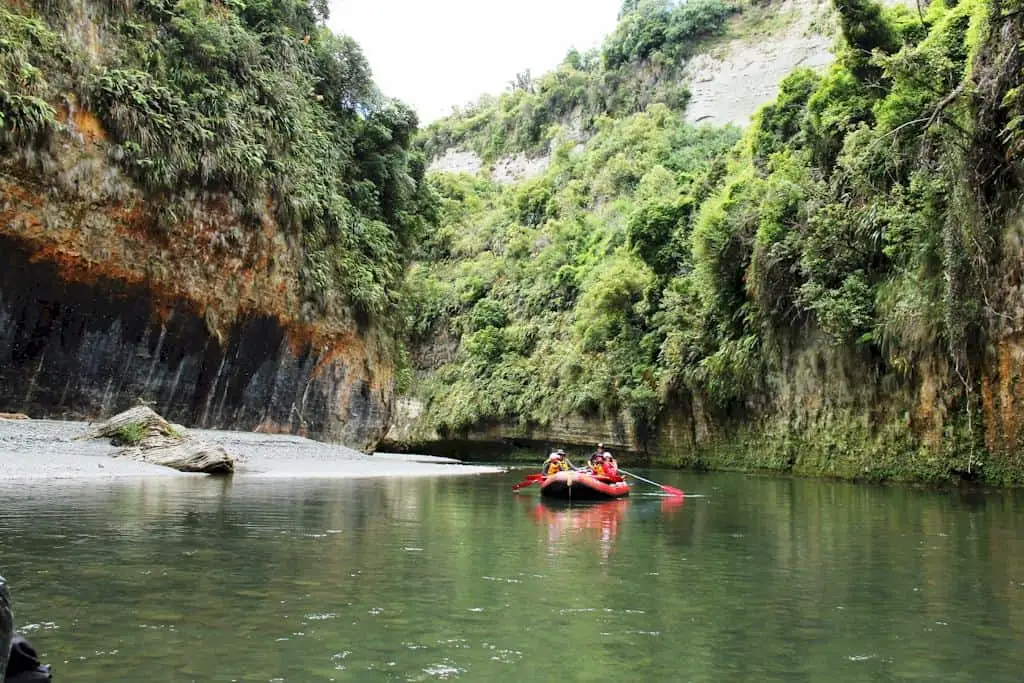 Mokai Canyon - 3 day river rafting holiday down the Rangitikei River Canyons