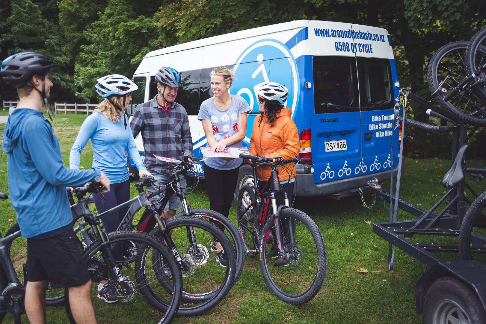 Scenic Transfer with Bikes from Queenstown to Arrowtown for Cycle Trail