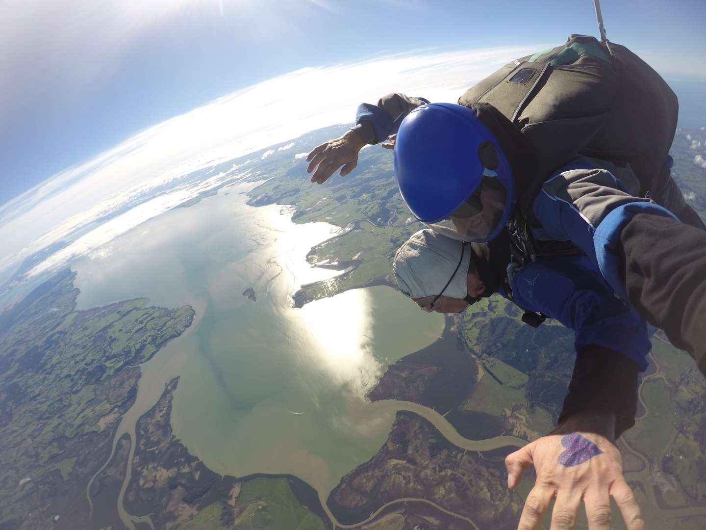 Skydive Auckland with Stunning views of both east & west coasts of NZ, Waiheke Island, Great Barrier Island & Mt Ruapehu.